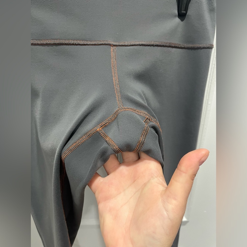 Lululemon Reversible 🧡🩶 - Picture 5 of 6